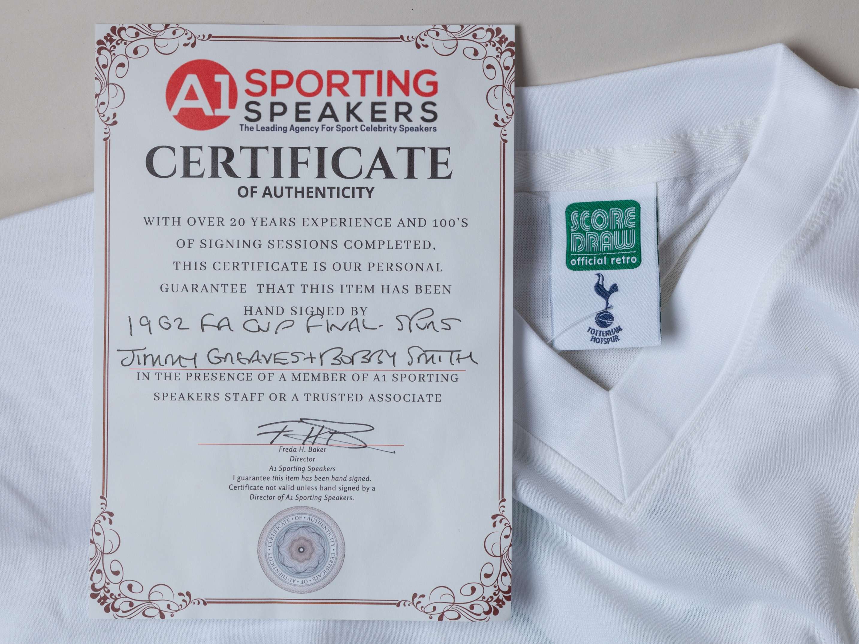 A white Tottenham Hotspur Jimmy Greaves and Bobby Smith autographed replica shirt&nbsp; - Image 4 of 4