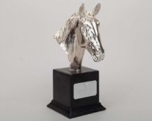 Lingfield Park horse racing trophy horse head scuplture &nbsp;