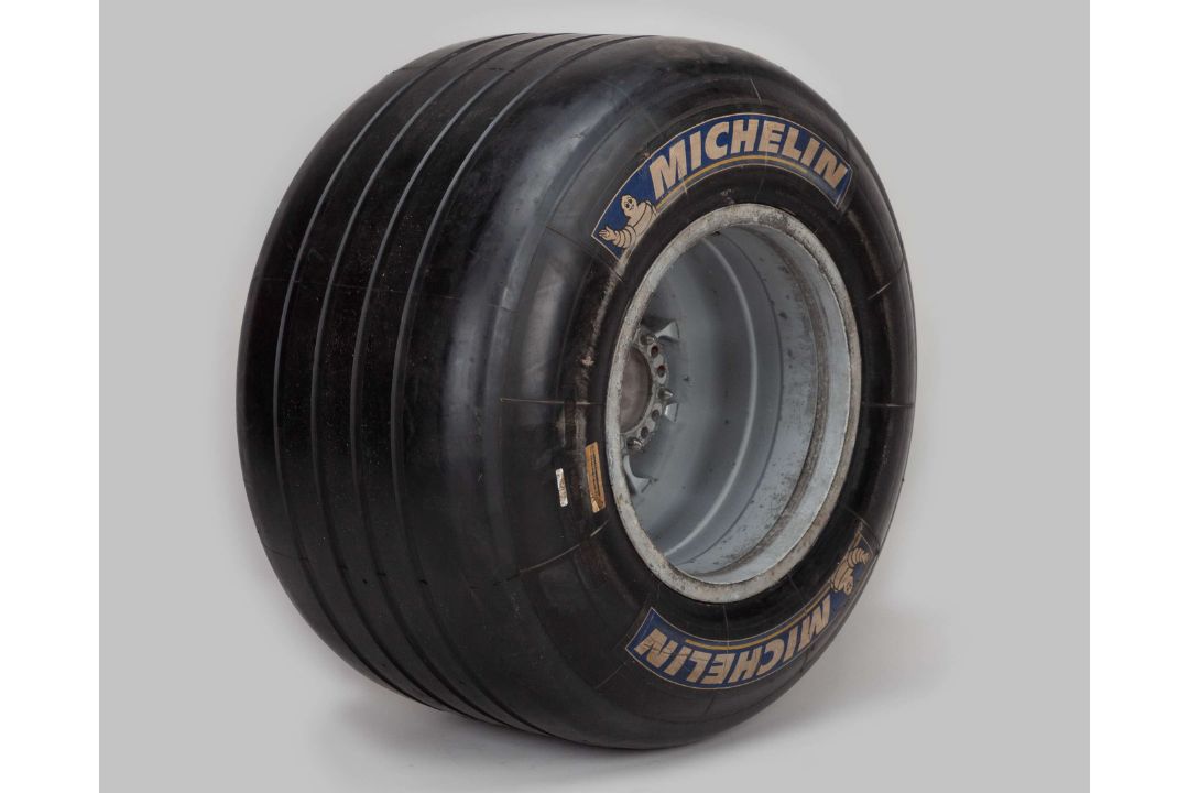 Red Bull Racing 2008 RB4 Rear Wheel and Tyre (Michelin Groove Rear) - Image 4 of 4