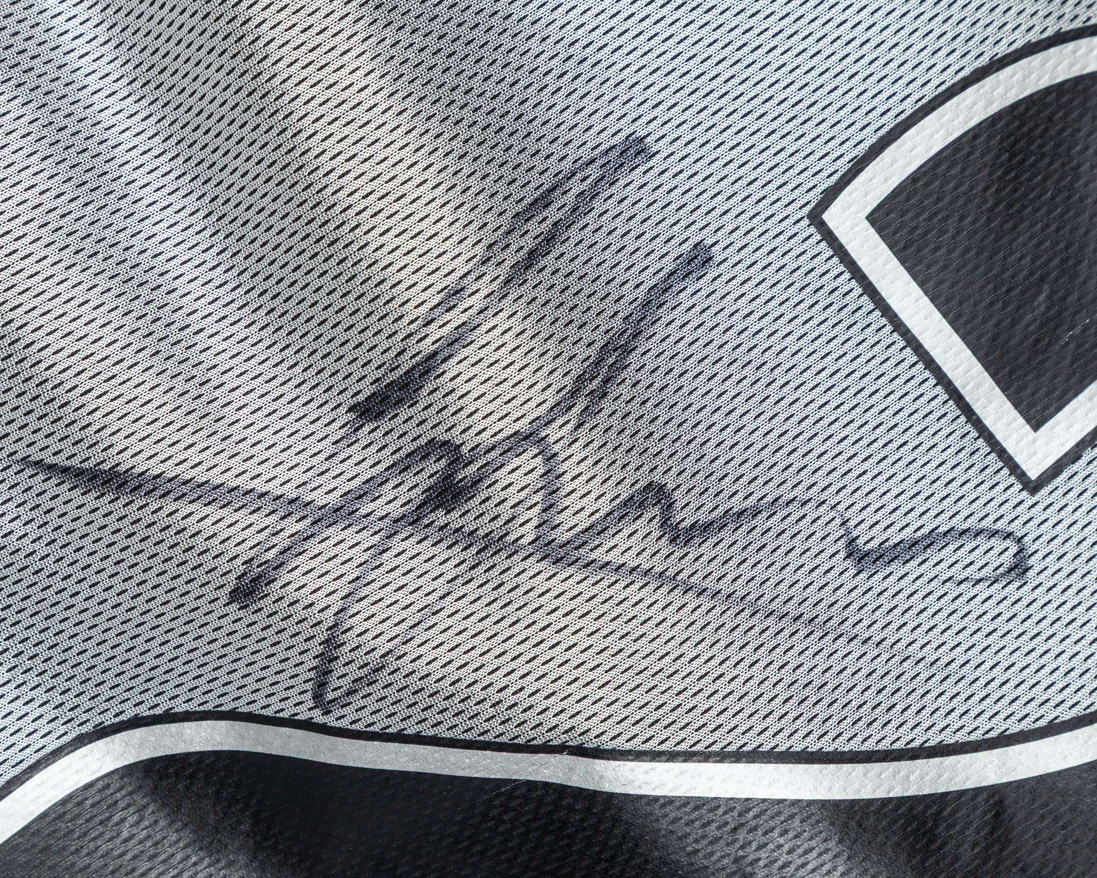 Carlo Nash sliver and black No.20 Manchester City match issued goal keepers shirt, 2001-02 - Image 4 of 6