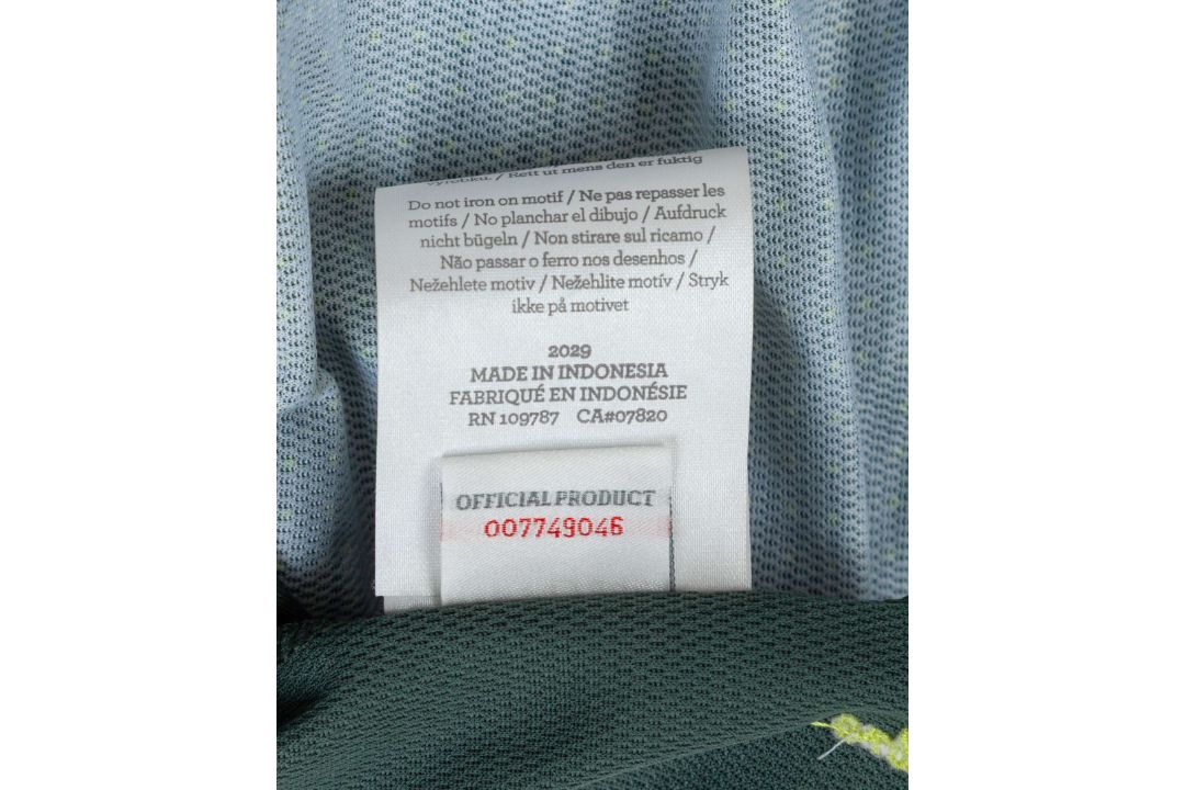 Joe Hart green No.25 Manchester City Community Shield match worn goalkeepers shirt, 2011 - Image 5 of 5