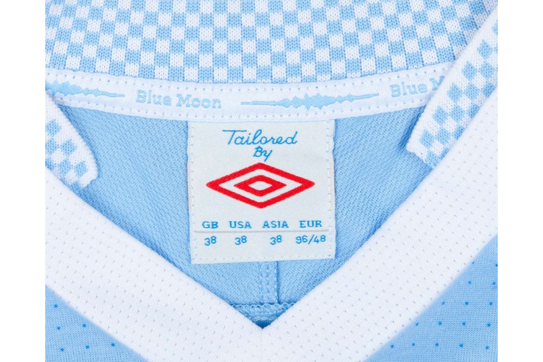 Carlos Tevez sky-blue and white No.32 Manchester City shirt v Wigan Athletic, 2011 - Image 4 of 5