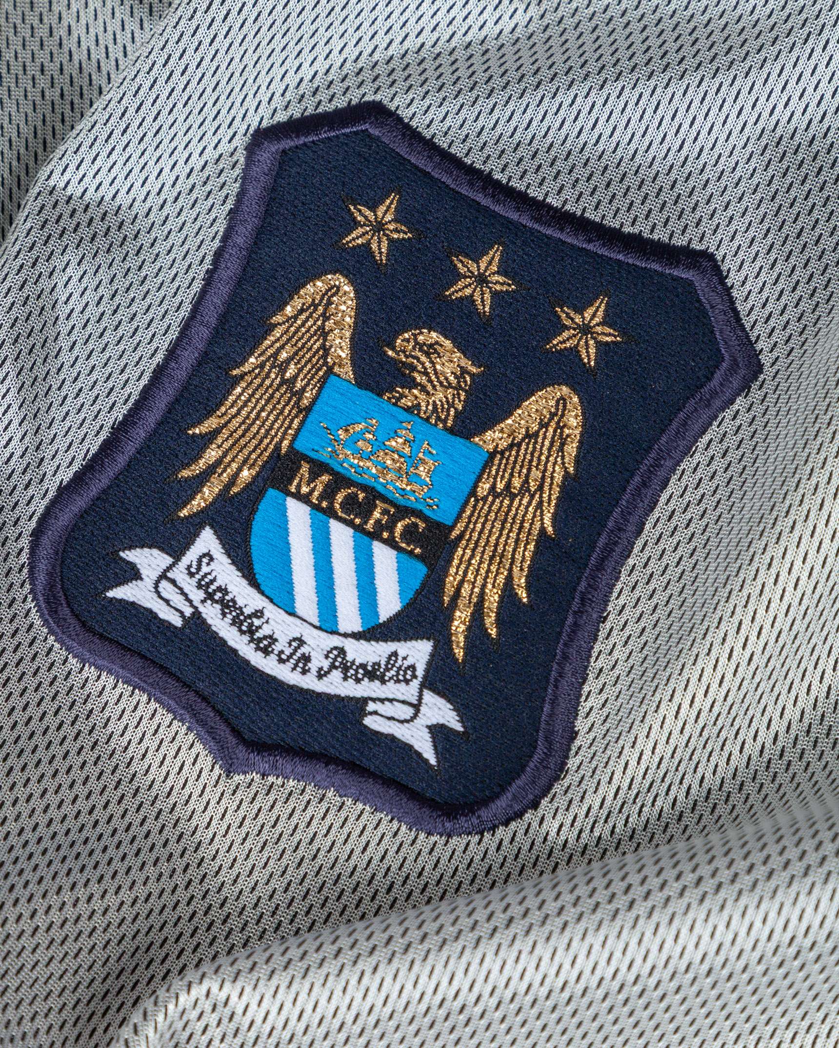 Carlo Nash sliver and black No.20 Manchester City match issued goal keepers shirt, 2001-02 - Image 3 of 6
