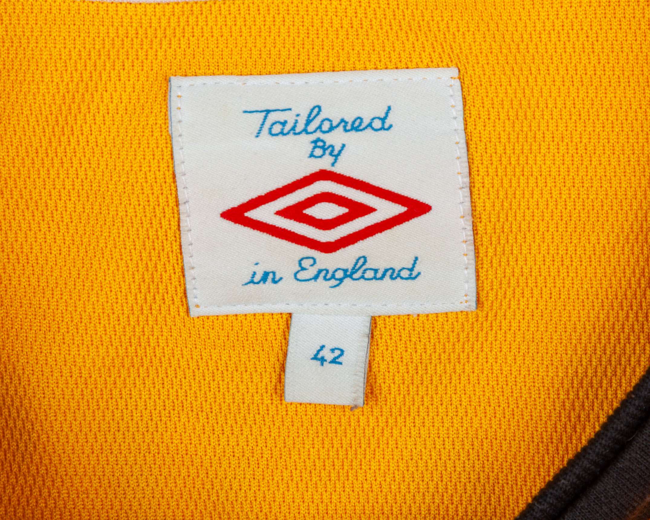 Joe Hart orange No.25 Manchester City v. Bayern Munich match worn goalkeepers shirt, 2011 - Image 4 of 5