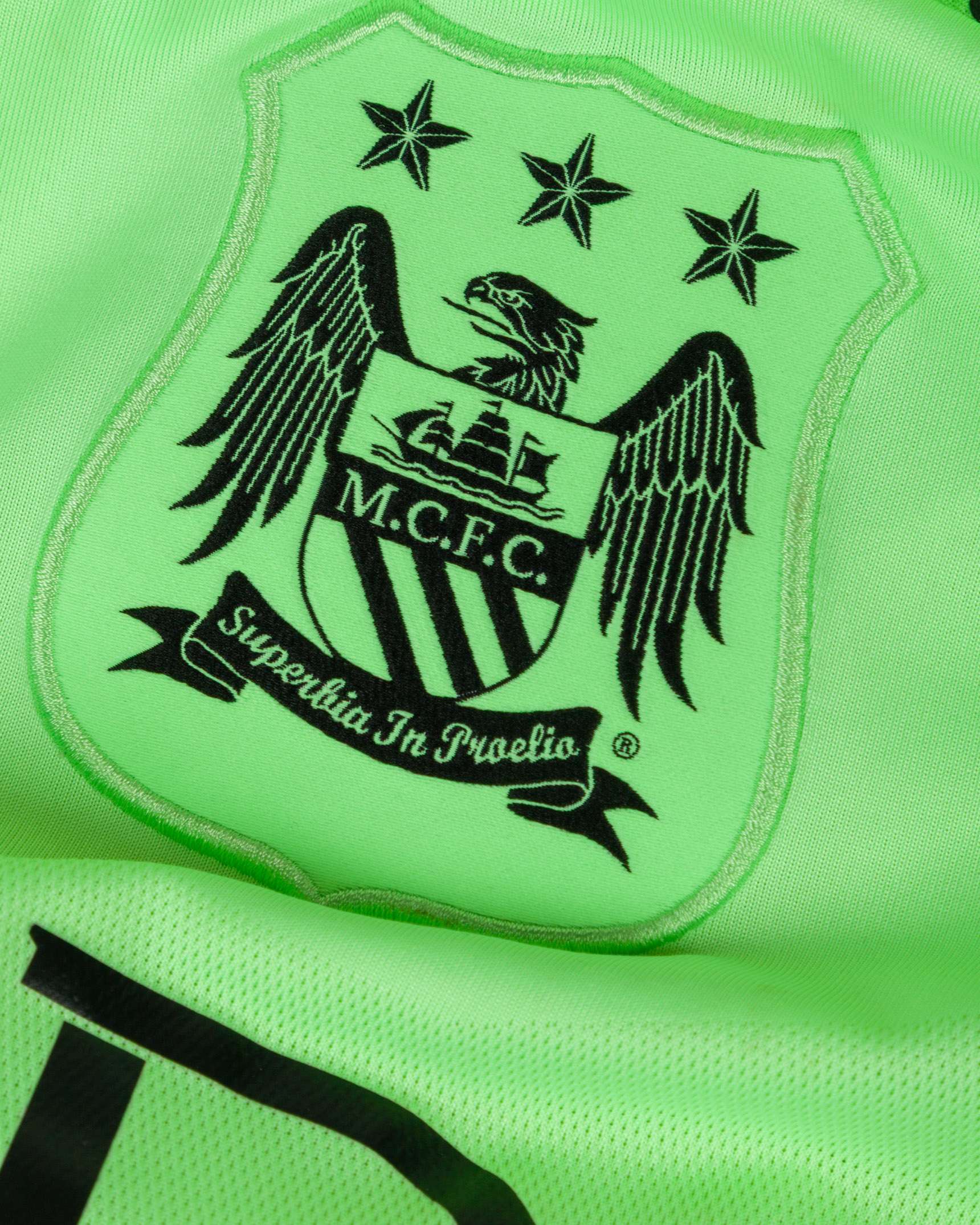 Fernando green and black No.6 Manchester City semi-final match worn short-sleeved shirt, 2016 - Image 3 of 6
