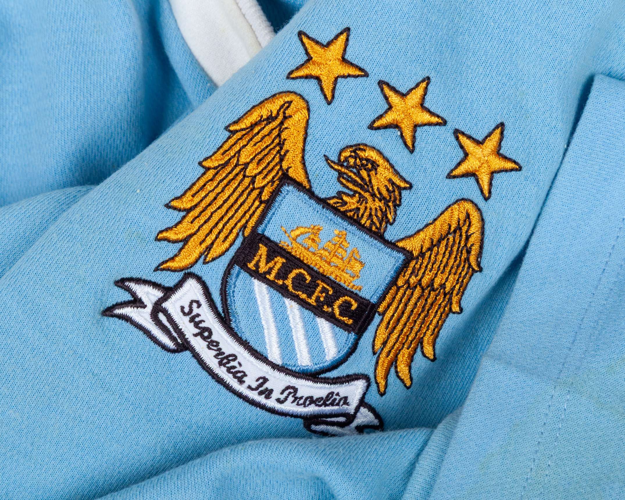 Micah Richards sky-blue No.2 Manchester City match issued short-sleeved shirt, 2010 - Image 3 of 5