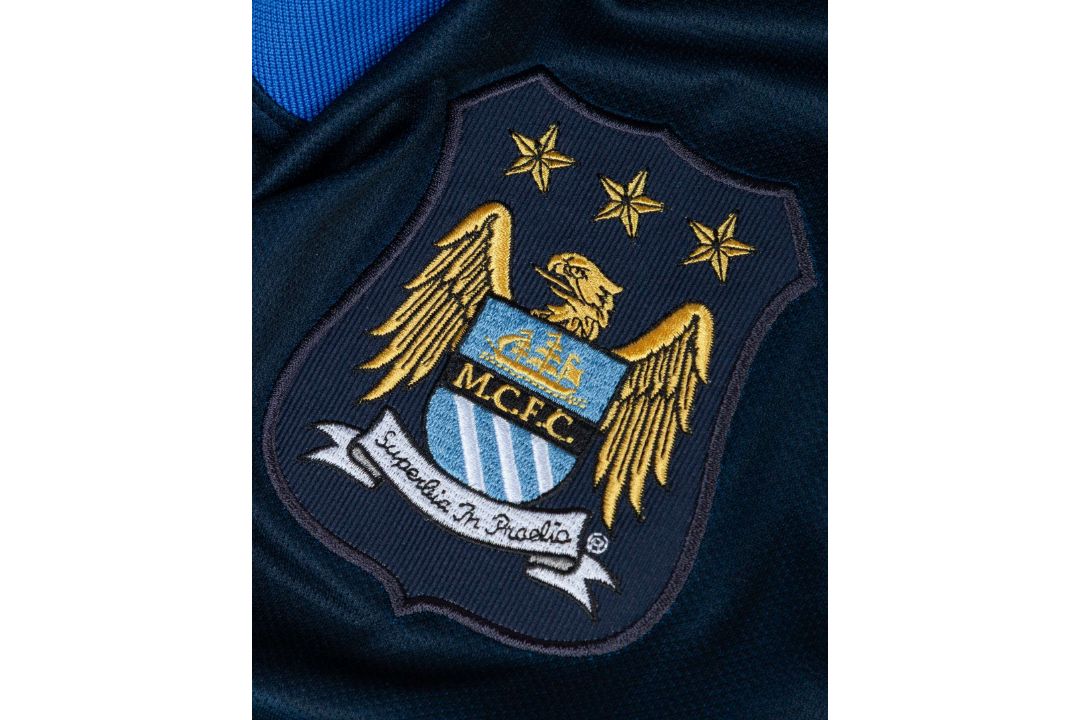 Frank Lampard blue No.18 Manchester City match worn short-sleeved shirt, 2014 - Image 3 of 5