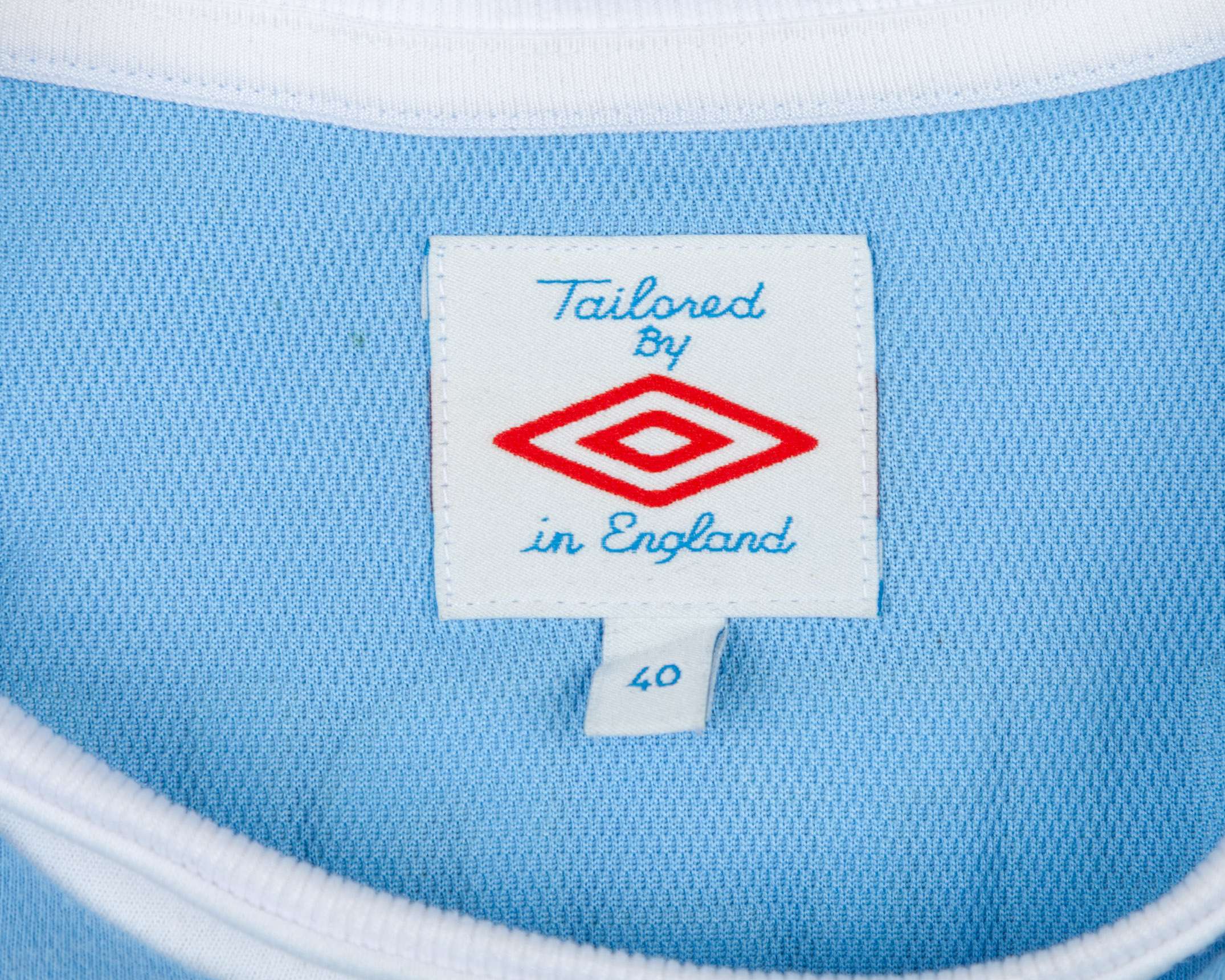 Shaun Wright-Phillips sky-blue No.8 Manchester City match worn short-sleeved shirt, 2009 - Image 4 of 5