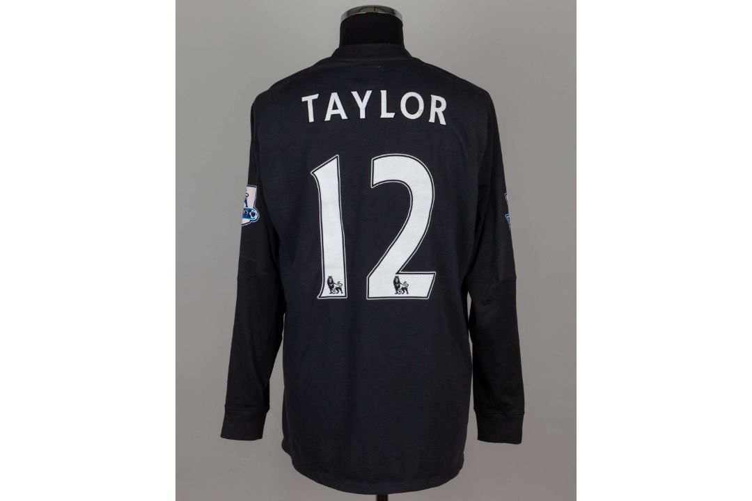 Stuart Taylor black No.12 Manchester City match issued goalkeepers shirt, 2011-12 - Image 2 of 5