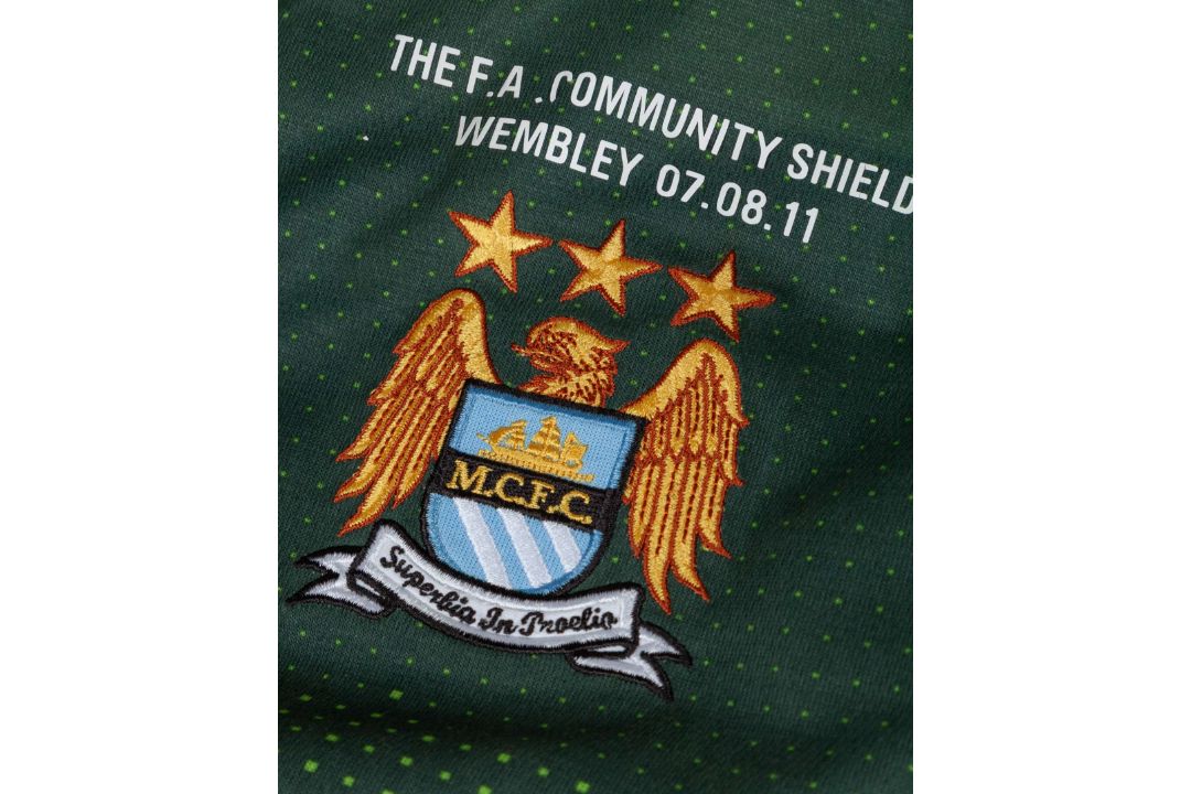 Joe Hart green No.25 Manchester City Community Shield match worn goalkeepers shirt, 2011 - Image 3 of 5