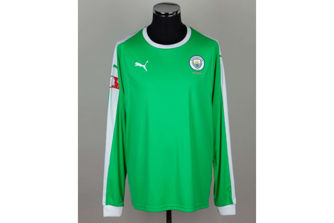 Ederson green and white No.31 Manchester City match prepared Community Shield shirt, 2019 - Image 1 of 6