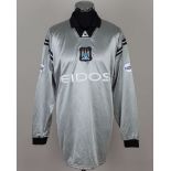 Carlo Nash sliver and black No.20 Manchester City match issued goal keepers shirt, 2001-02