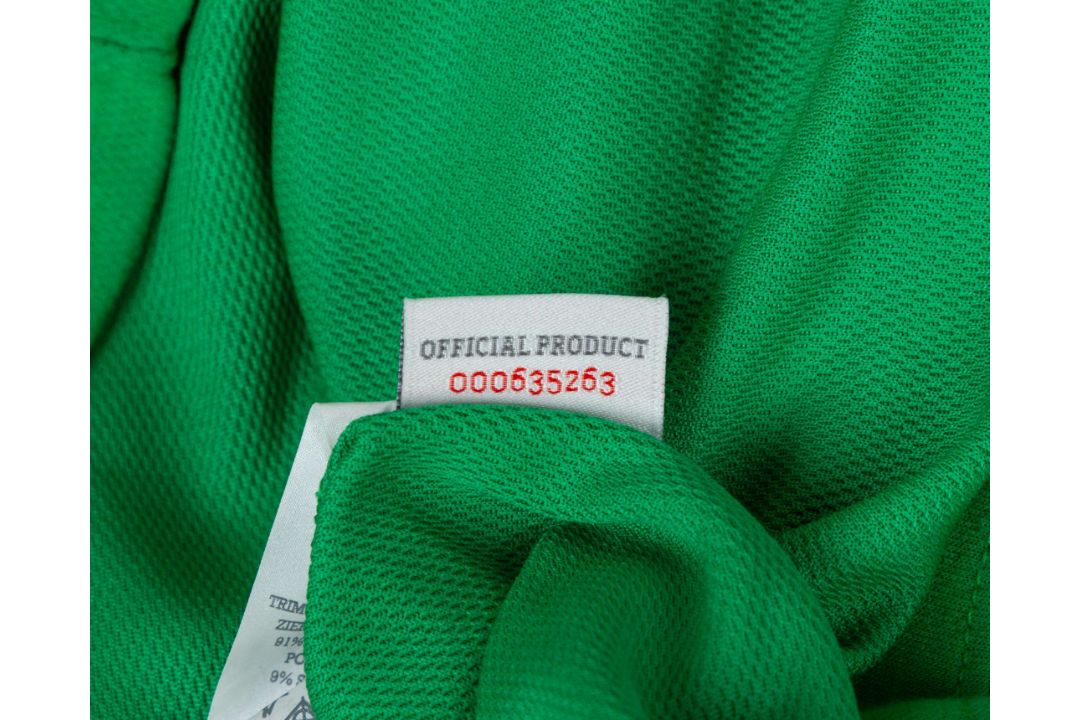 Joe Hart green No.25 Manchester City match worn goalkeepers shirt, 2010-11 - Image 5 of 5
