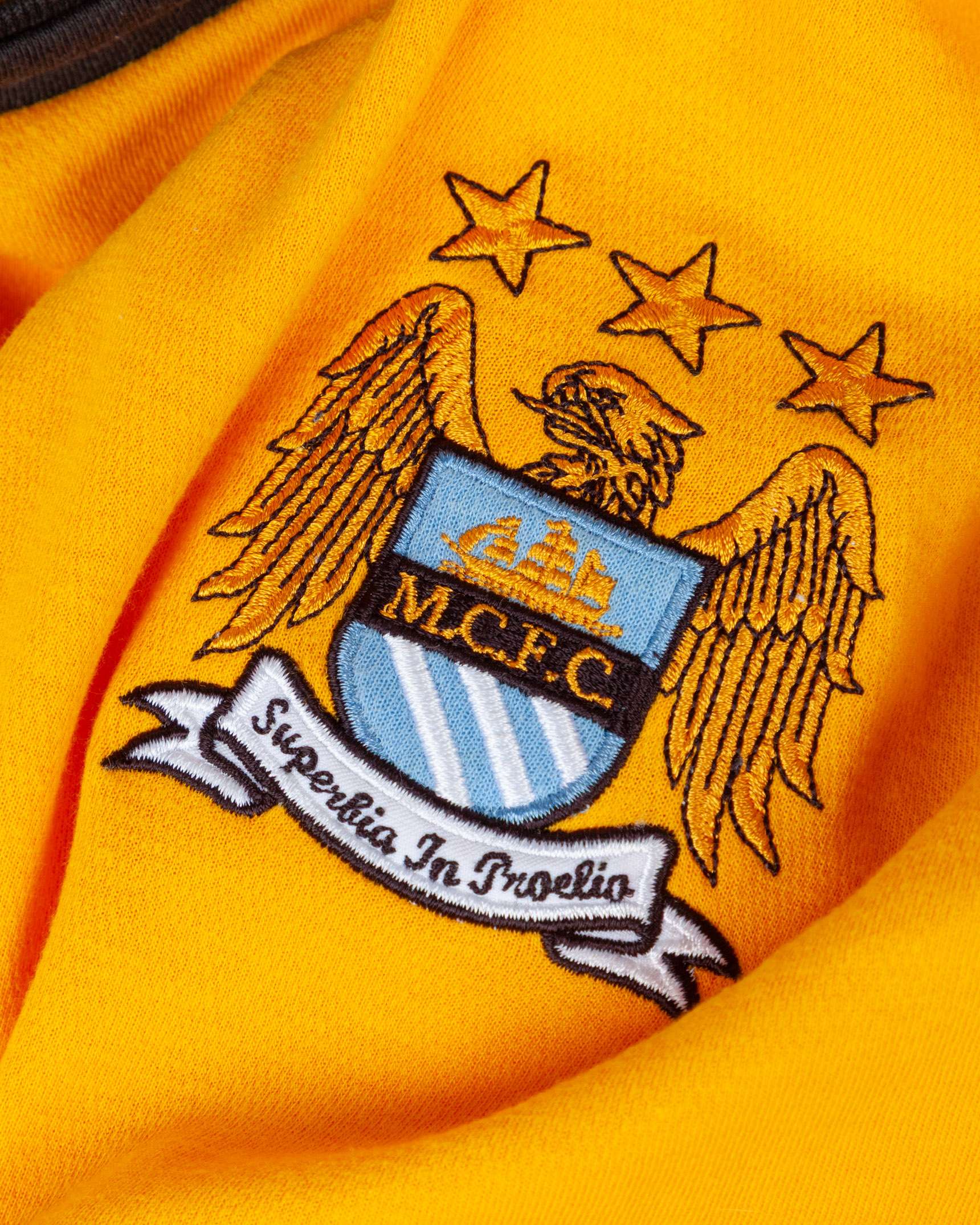 Joe Hart orange No.25 Manchester City v. Bayern Munich match worn goalkeepers shirt, 2011 - Image 3 of 5