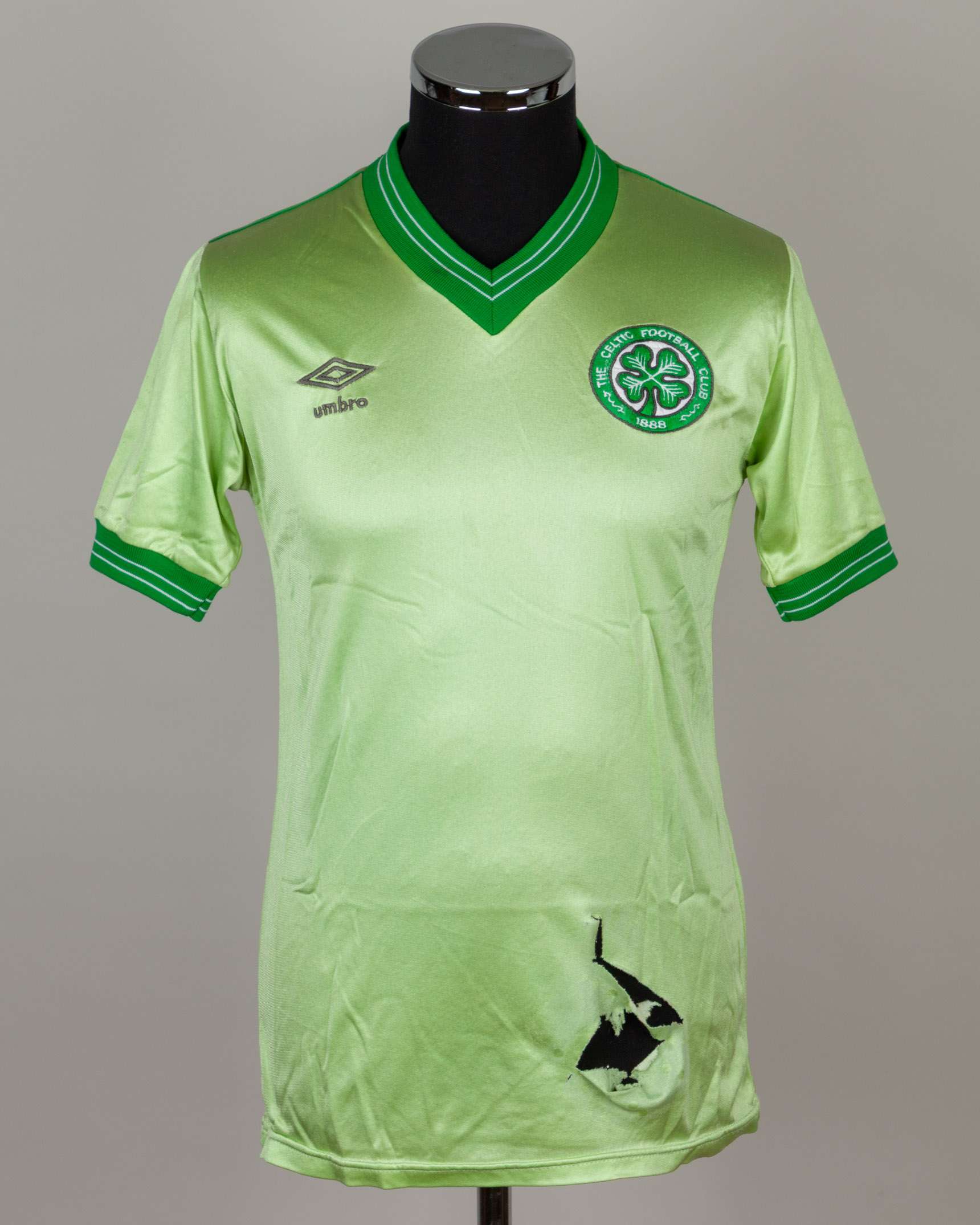 Roy Aitken green No.4 Celtic v. Sporting Lisbon short-sleeved shirt, 1983