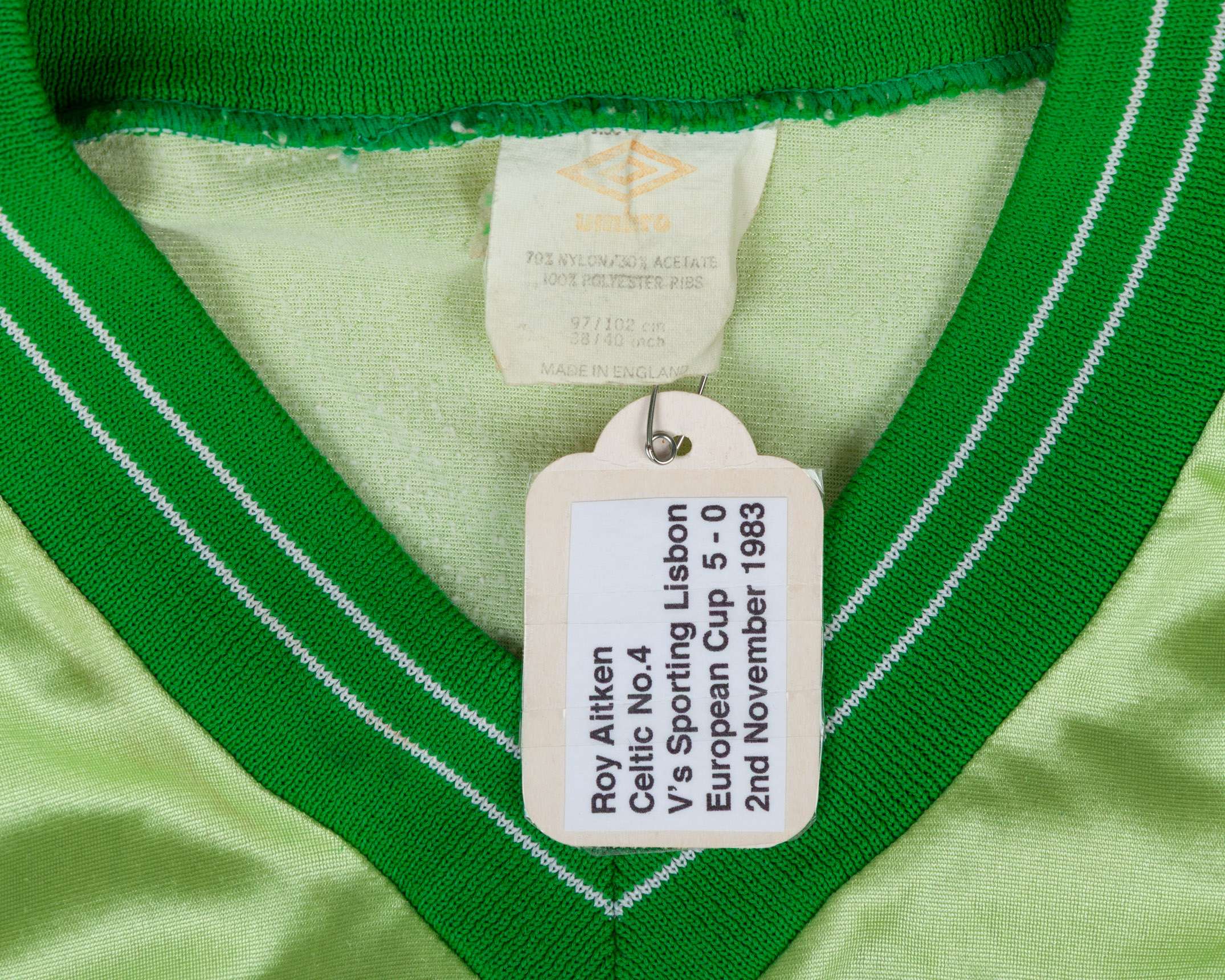 Roy Aitken green No.4 Celtic v. Sporting Lisbon short-sleeved shirt, 1983 - Image 4 of 5