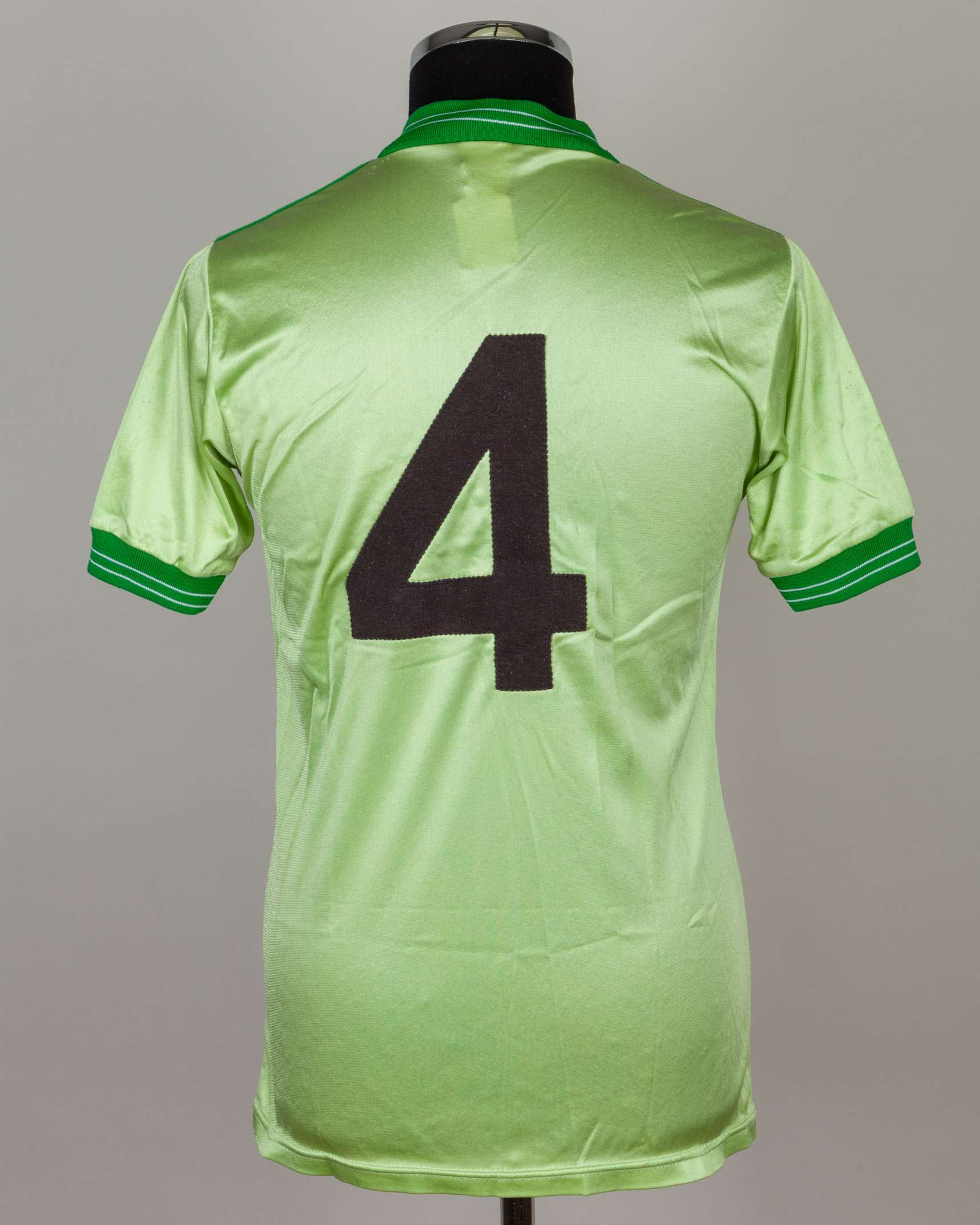 Roy Aitken green No.4 Celtic v. Sporting Lisbon short-sleeved shirt, 1983 - Image 2 of 5