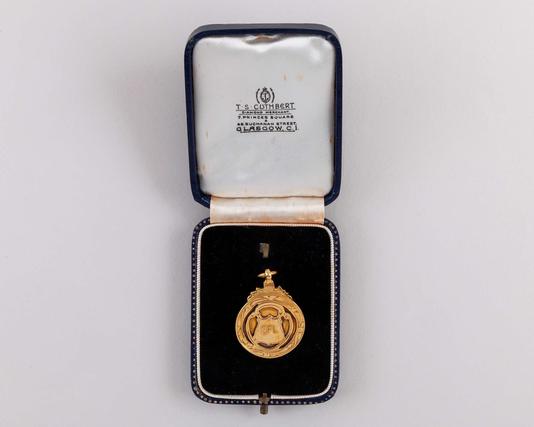 Eric Caldow 9ct gold Inter-League medal, 1958 - Image 3 of 3