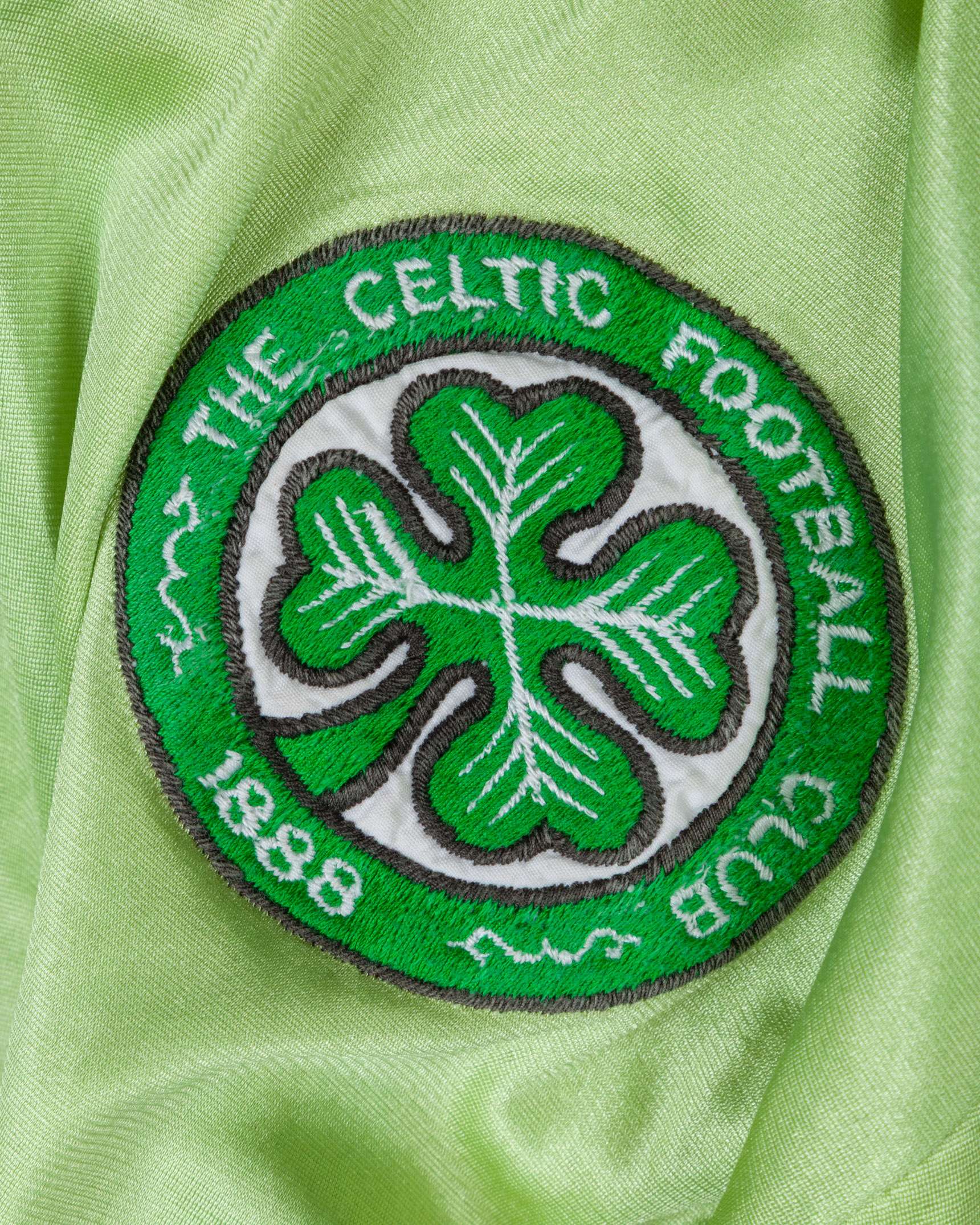 Roy Aitken green No.4 Celtic v. Sporting Lisbon short-sleeved shirt, 1983 - Image 3 of 5