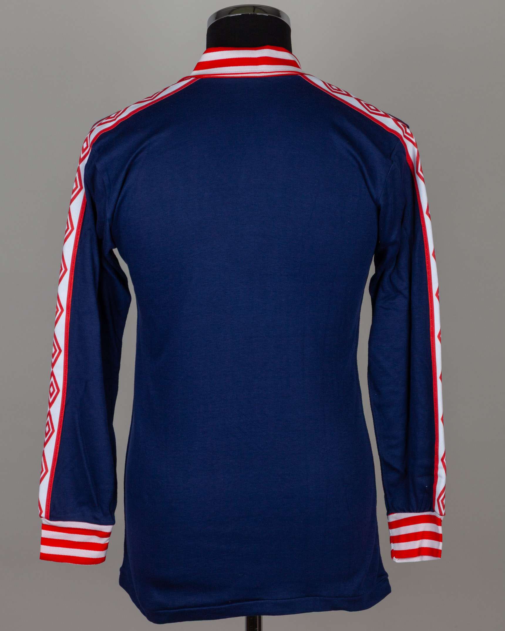Blue unnumbered Dundee v. Dundee United Scottish League Cup Final long-sleeved shirt, 1980 - Image 2 of 4