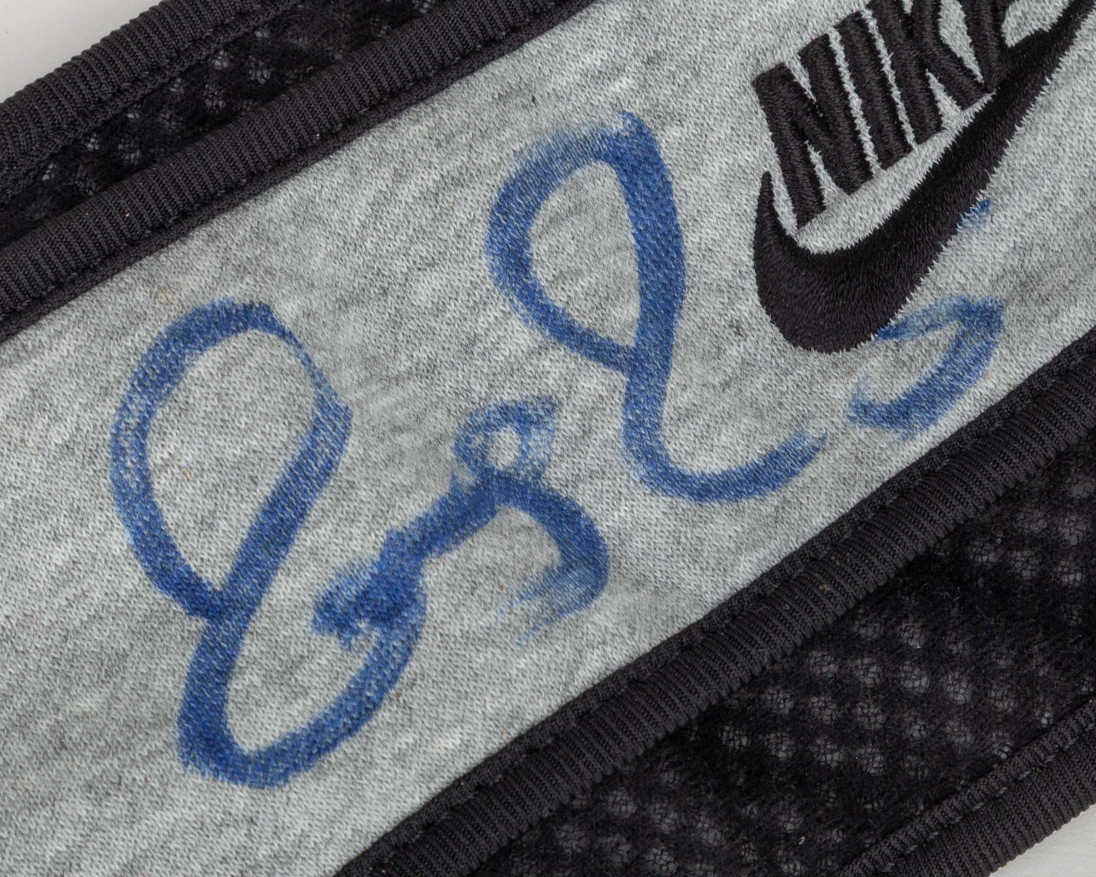 Roger Federer autographed grey and black Nike headband - Image 4 of 6