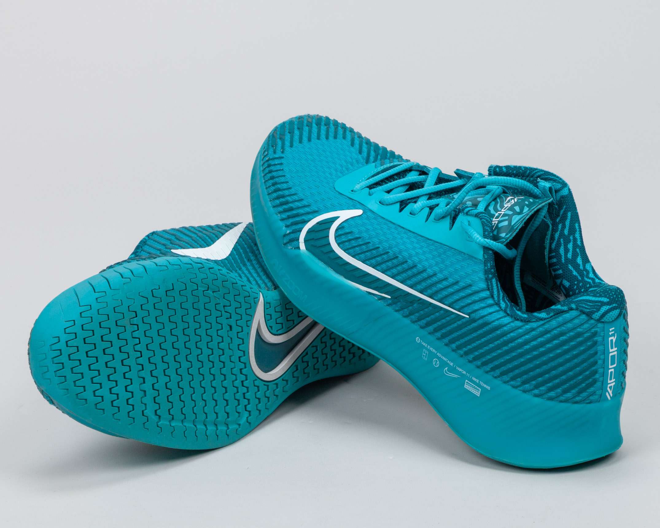 Alexei Popyrin a pair of match worn Nike Vapor 11 tennis shoes, Davis Cup 2023 - Image 2 of 5