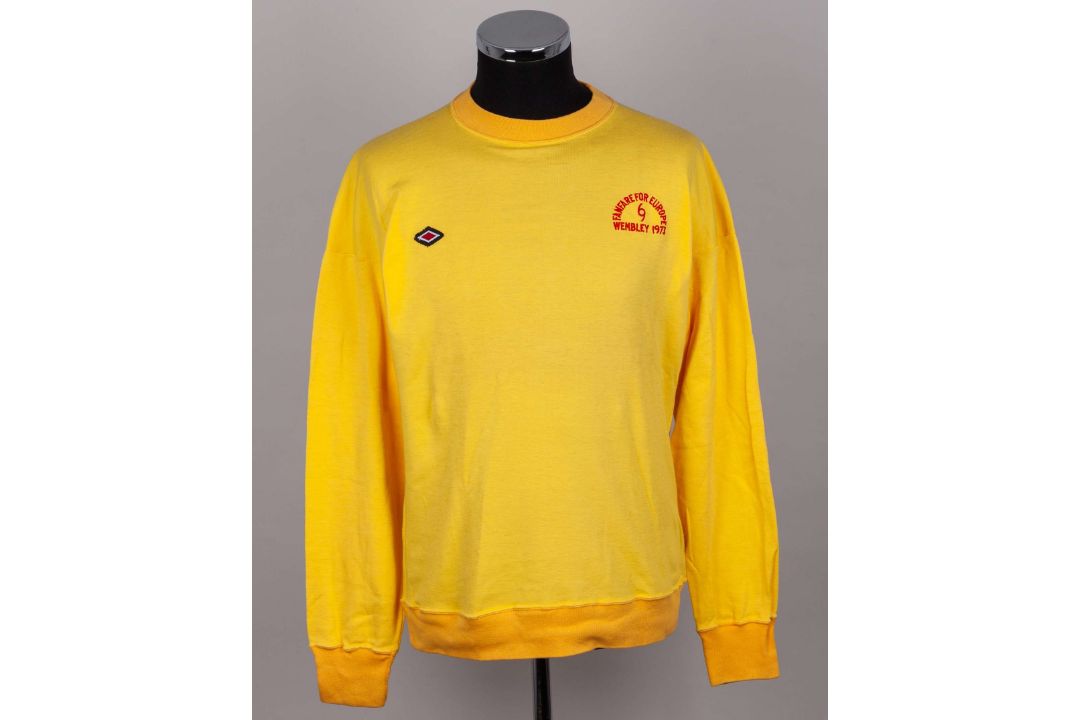 Pat Jennings yellow No.1 Fanfare for Europe match worn goalkeepers shirt, 1973 - Image 1 of 4