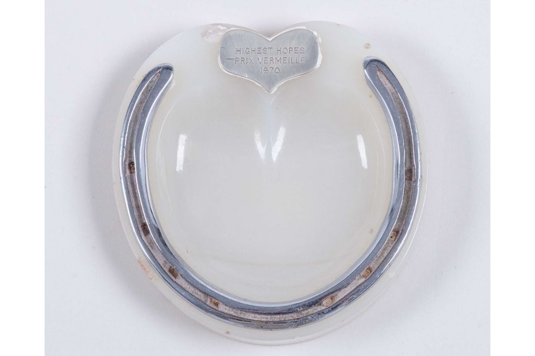 Racing plate worn by Highest Hopes when winning the 1970 Prix Vermeille&nbsp; - Image 1 of 2
