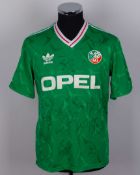 Green and white No.11 Republic of Ireland autographed short-sleeved shirt