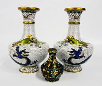 A PAIR OF ORIENTAL CLOISONNE VASES WITH GILT INTERIOR H 18.5CM + A FURTHER SMALLER EXAMPLE H 8CM.