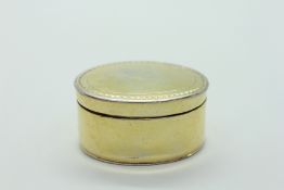 AN ANTIQUE SILVER GILT OVAL VINAIGRETTE LONDON 1815, MAKER CB 3.5 X 2.5 X H 1.8CM.