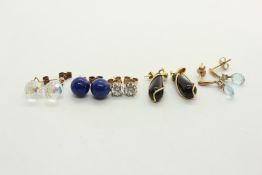 A PAIR OF 9CT GOLD DROP EARRINGS + A FURTHER PAIR OF YELLOW METAL EXAMPLES + A PAIR OF 9CT GOLD