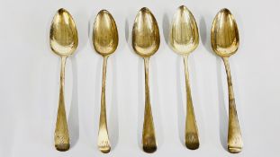 A SET OF 4 ANTIQUE SILVER SPOONS - L 22.5CM, LONDON 1801, MAKER RC + ONE OTHER.
