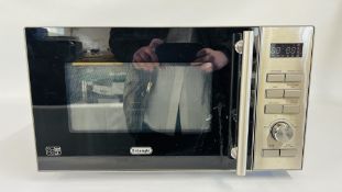 DELONGHI 900 WATT MICROWAVE OVEN - SOLD AS SEEN.