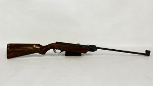 A BAIKAL 38.22 BREAK BARREL AIR RIFLE - SOLD AS SEEN (NO POSTAGE OR PACKING).