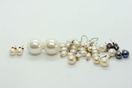 PAIR OF 9CT GOLD PEARL STUD EARRINGS + A SINGLE 9CT GOLD PEARL STUD AND A FURTHER TWO UNMARKED,
