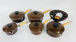 A SET OF 5 GRADUATED 