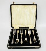 A CASED SET OF SIX SILVER CAKE FORKS, BIRMINGHAM 1928 MAKER AP & CO.