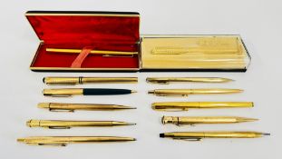 A COLLECTION OF 12 ASSORTED GOLD TONE PENS AND PENCILS TO INCLUDE EXAMPLES MARKED COLIBRI,