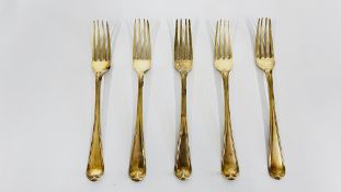 A SET OF 5 ANTIQUE SILVER FORKS, LONDON 1794 MAKER W.S. L 16.5CM.