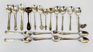 A SET OF 4 SILVER COFFEE SPOONS, SHEFFIELD ASSAY MAKER R & D, 5 X SILVER SPOONS,