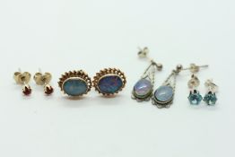 PAIR OF 9CT GOLD OPAL STUD EARRINGS + A FURTHER WHITE METAL PAIR OF DROP EARRINGS,