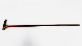 A VINTAGE NOVELTY WALKING STICK HORN HANDLED WHISTLE.