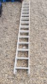 ALUMINIUM 28 RUNG DOUBLE EXTENSION LADDER.