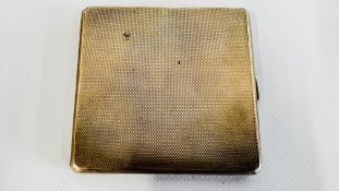 A VINTAGE SILVER CIGARETTE CASE, ENGINE TURNED DESIGN WITH A GILT INTERIOR, LONDON 1930,