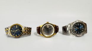 A BAG CONTAINING THREE GENTLEMAN'S ACCURIST WRISTWATCHES, TWO ON BRACELET STRAPS,