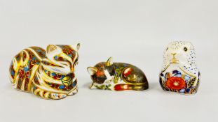 3 X ROYAL CROWN DERBY PAPERWEIGHTS WITH GOLD STOPPERS TO INCLUDE CATNIP KITTEN.