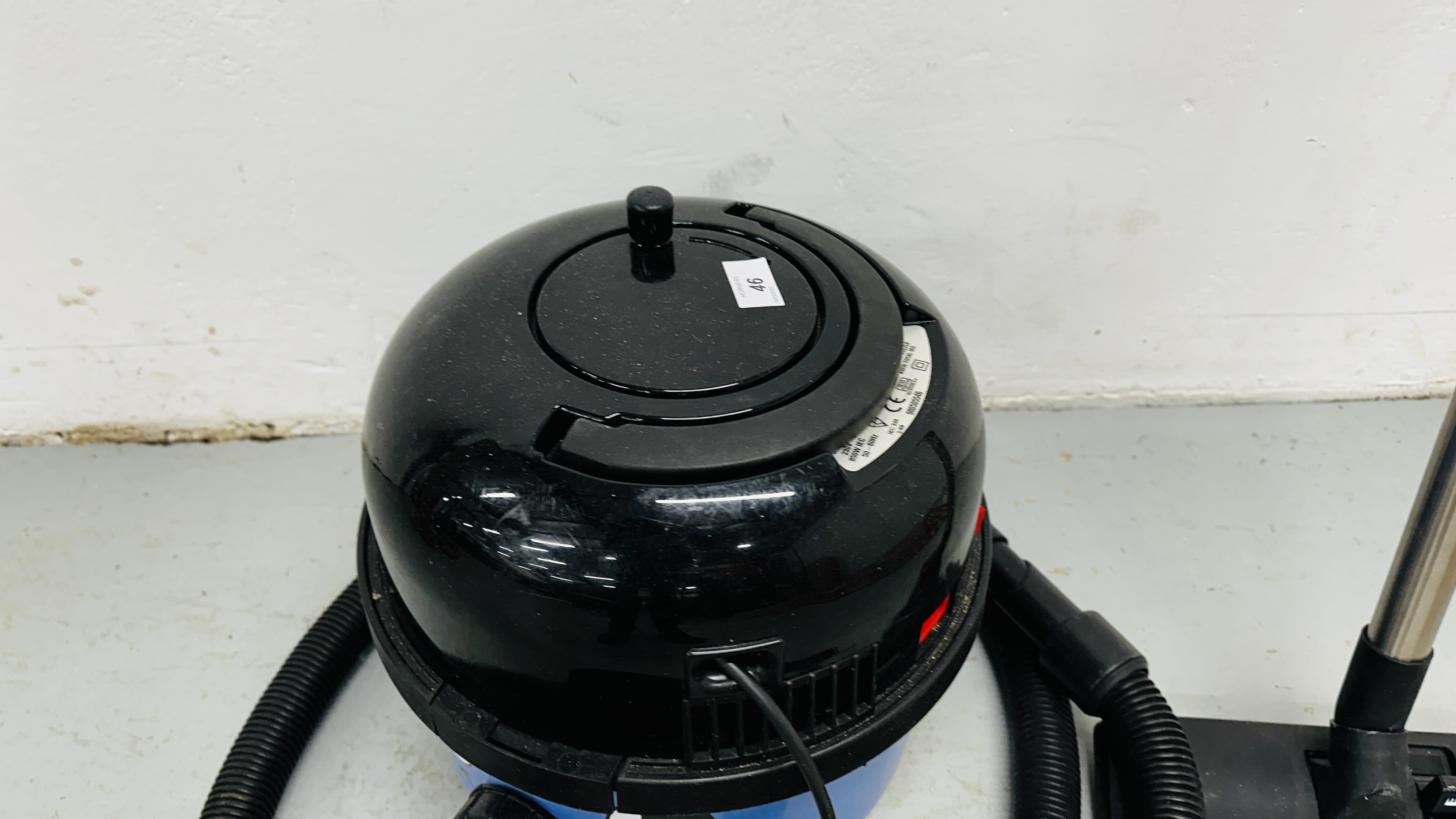 A NUMATIC HENRY VACUUM CLEANER - SOLD AS SEEN. - Image 3 of 6