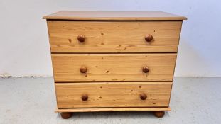MODERN PINE EFFECT 3 DRAWER CHEST W 84CM X D 45CM X H 74CM.