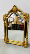 A REPRODUCTION GILT FRAMED WALL MIRROR HEIGHT 120CM WIDTH 80CM.